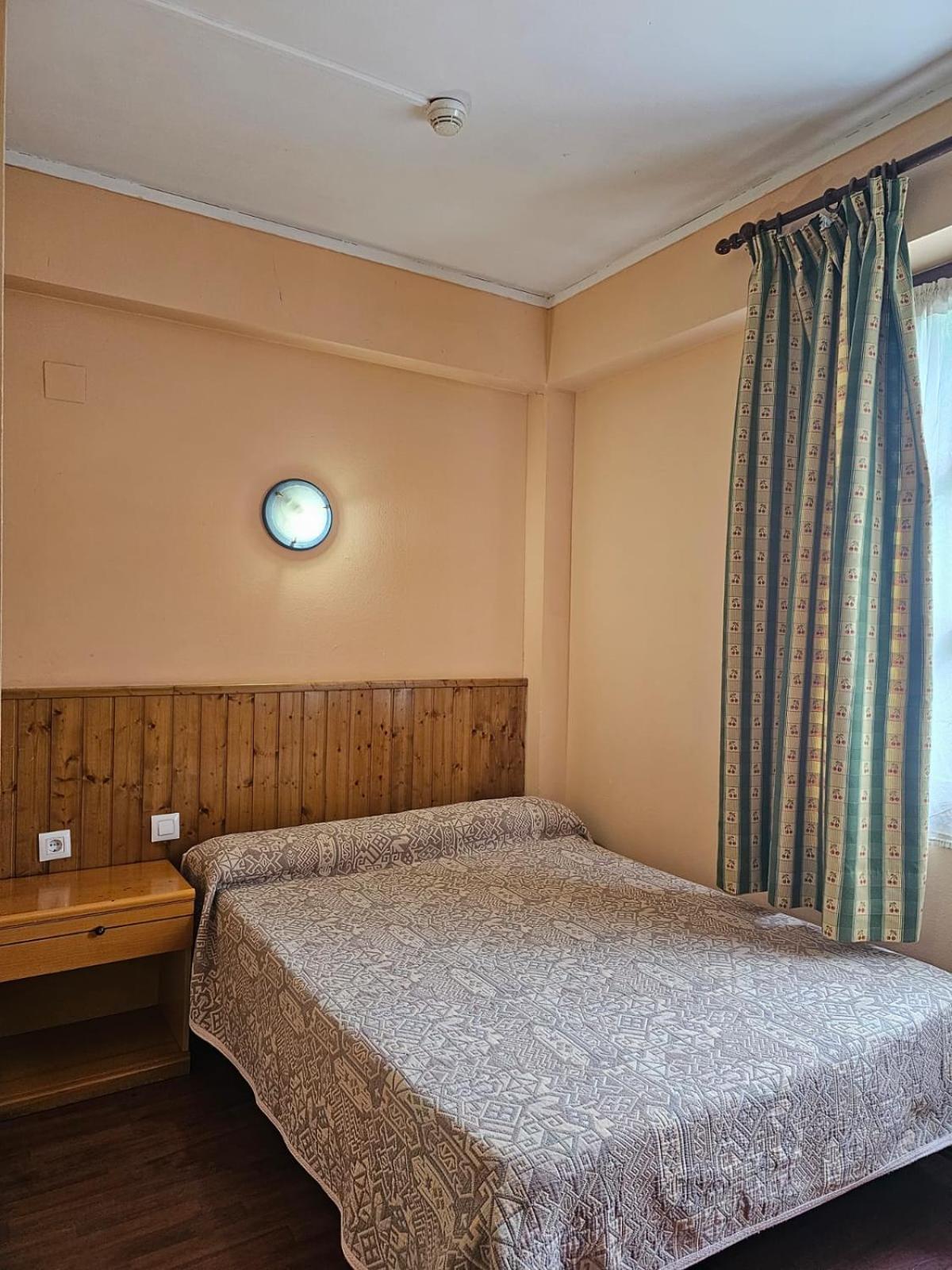 Hotel Hipic Вьелья Экстерьер фото